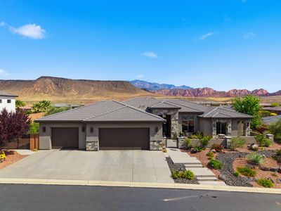 1938 N Outlook Dr