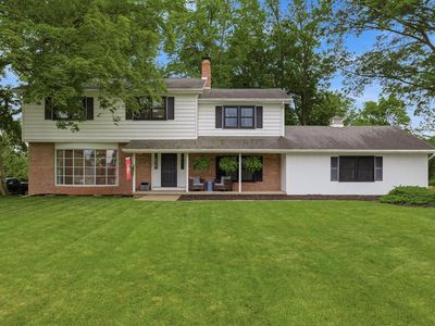 807 Hillcrest Dr