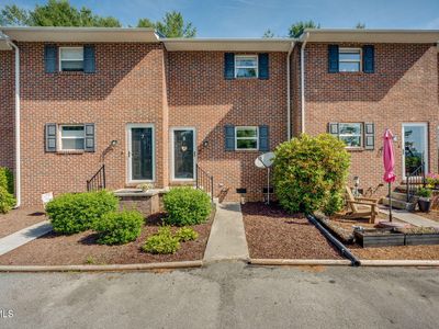 201 Ron Royce Dr #8