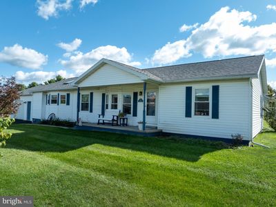 12 Liberty Ln