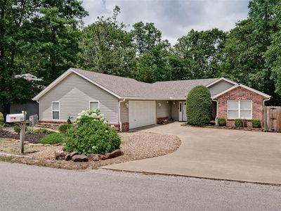22 Watson Ln
