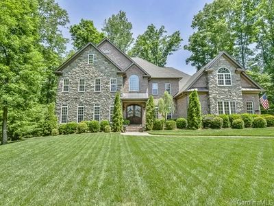 6565 Robin Hollow Dr