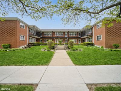 720 N Western Ave APT 8