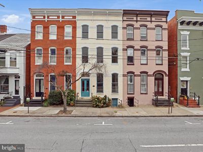 10 E 3rd St