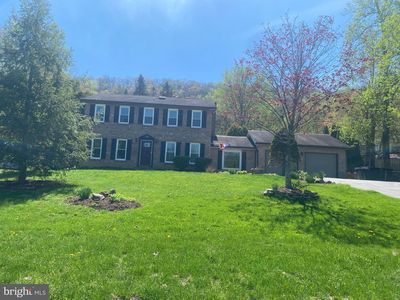 250 River Dr