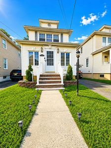 35 Burnside Ave