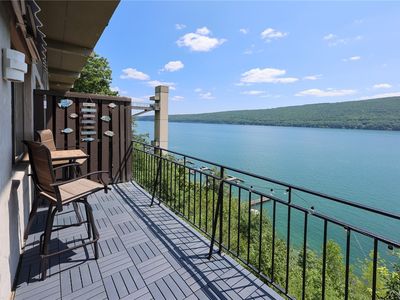 2 Cliffside Dr
