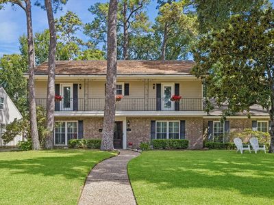 13926 Perthshire Rd