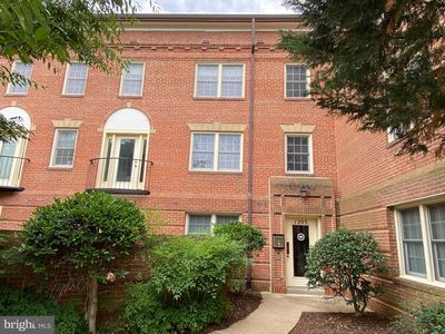 1205 N Pitt St APT 2C