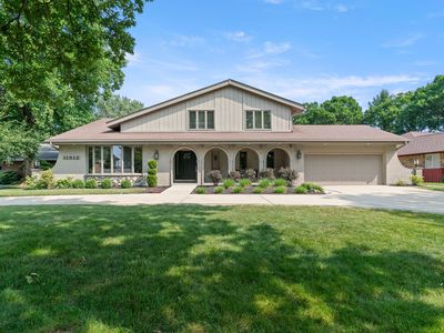 11512 Woodglen Ln