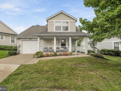 910 Parade Ln