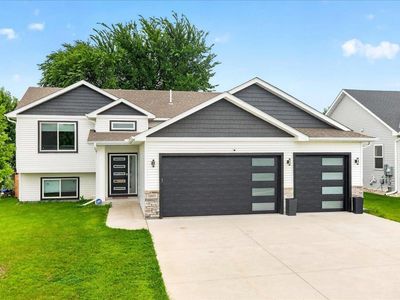 1885 Lusitano St