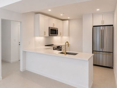 820 Hyde Park Ave #101