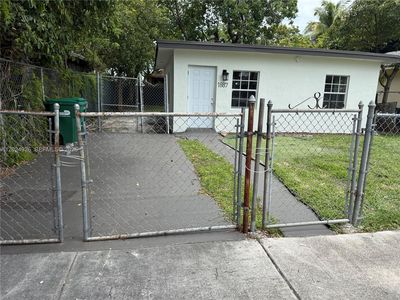 1887 NW 66th St