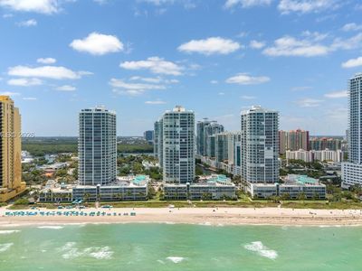 16445 Collins Ave APT 922