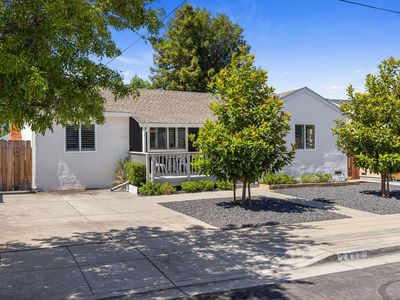 2400 Fairfield Ave