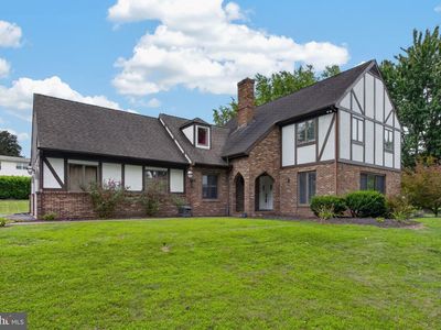 60 Country Ct