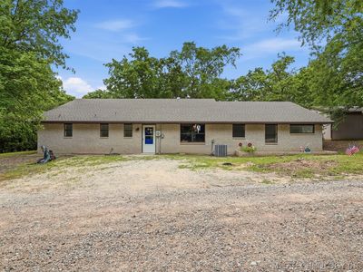 2702 Redbud Ln