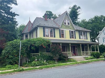 18 W Center St