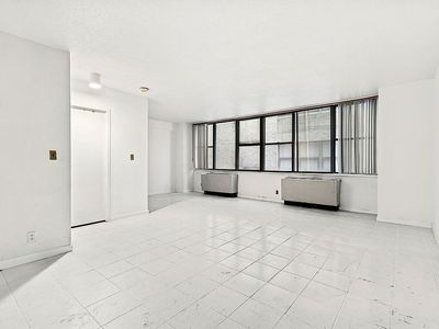 301 E 45th St APT 8A