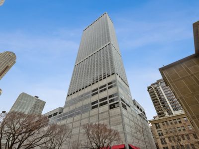 180 E Pearson St APT 7203