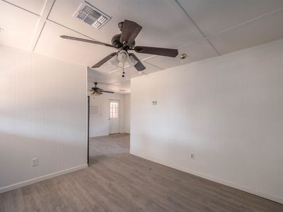 3315 E Cambridge Ave