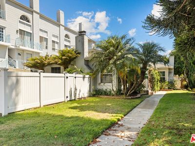 6732 W 86th Pl