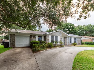 114 Winston Way