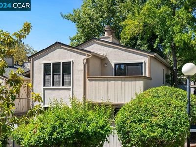 385 Camelback Rd #28