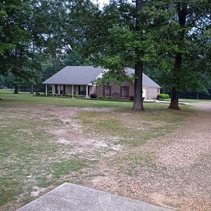 3152 Hickory Grove Rd