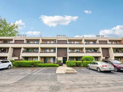 176 E Springbrook Dr APT 3A