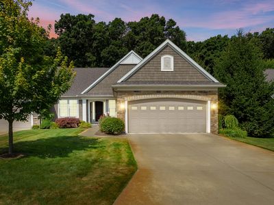 8904 Oakland Hills Cir