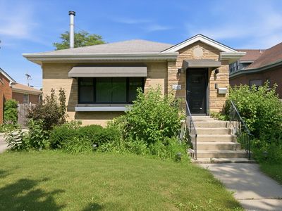 Property at 940 N Oak Park Ave, Oak Park, IL
