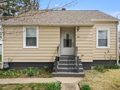 154 Lamora Ave