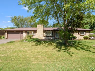 6287 Meadowview Ave