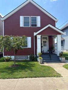 102 W Walnut St