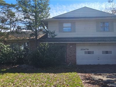 Property at 25478 Maidstone Ln, Beachwood, OH