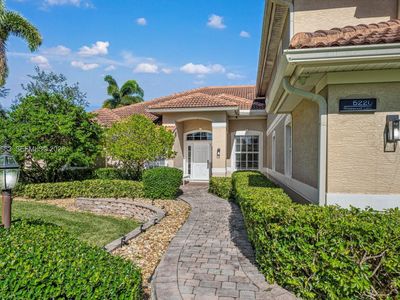 5220 Rosewood Ln