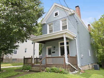 3935 Lovell Ave