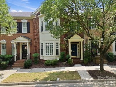 228 S Faulkner Way