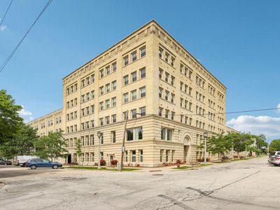 904 E Pearson STREET #122