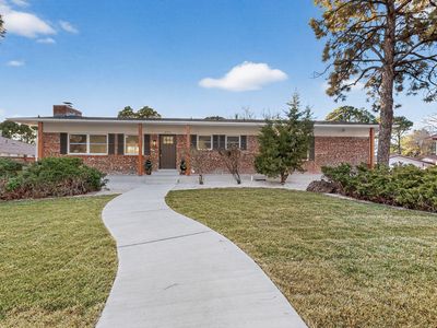 4713 Huntington Dr NE