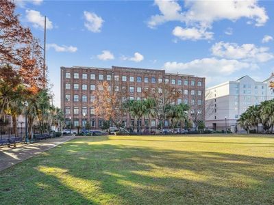 1107 S Peters St APT 404