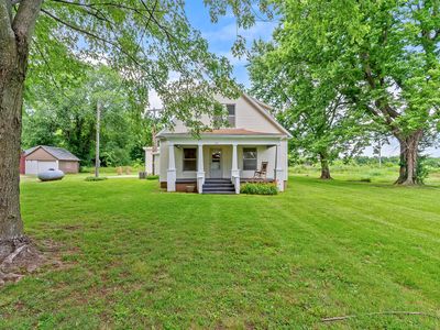419 E New Melville Road