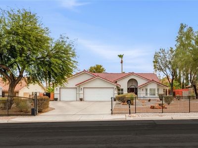 7275 Darby Ave