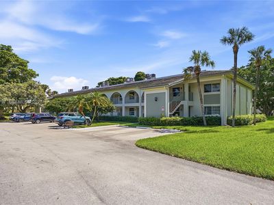 1105 Bahama Bnd APT F2