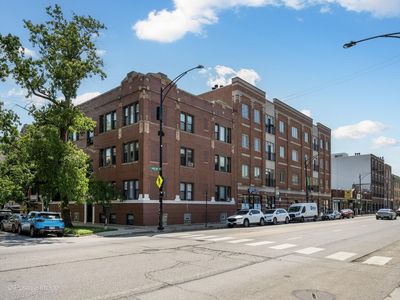 1453 W Irving Park Rd APT 305
