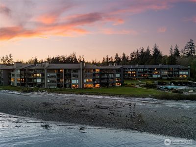 428 Harborview Drive SE