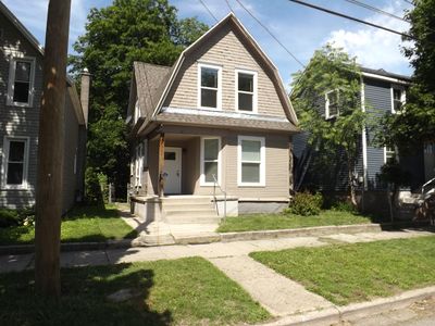 21 Gold Ave NW