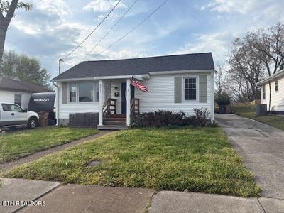 2011 Fine Ave